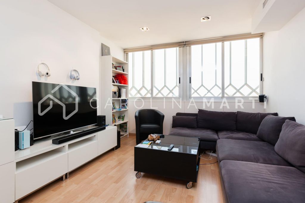Apartment with views and elevator for rent in Galvany, Barcelona