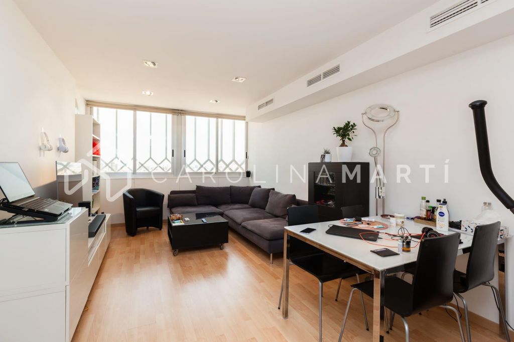 Apartment with views and elevator for rent in Galvany, Barcelona