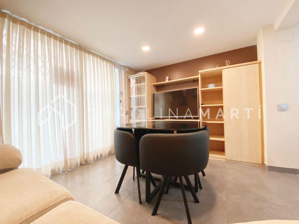 Renovated apartment for sale in Las Tres Torres, Barcelona
