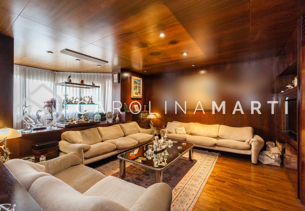 Apartment with terrace and parking for sale in Galvany, Barcelona