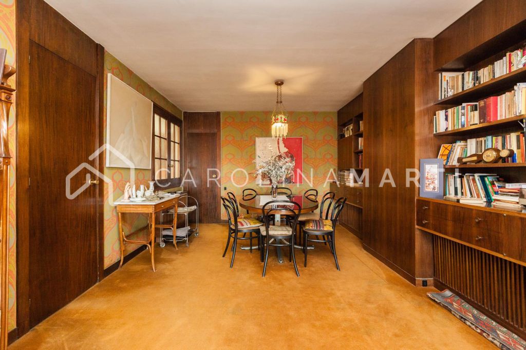 Penthouse with 80 m2 terrace for sale in Galvany, Barcelona