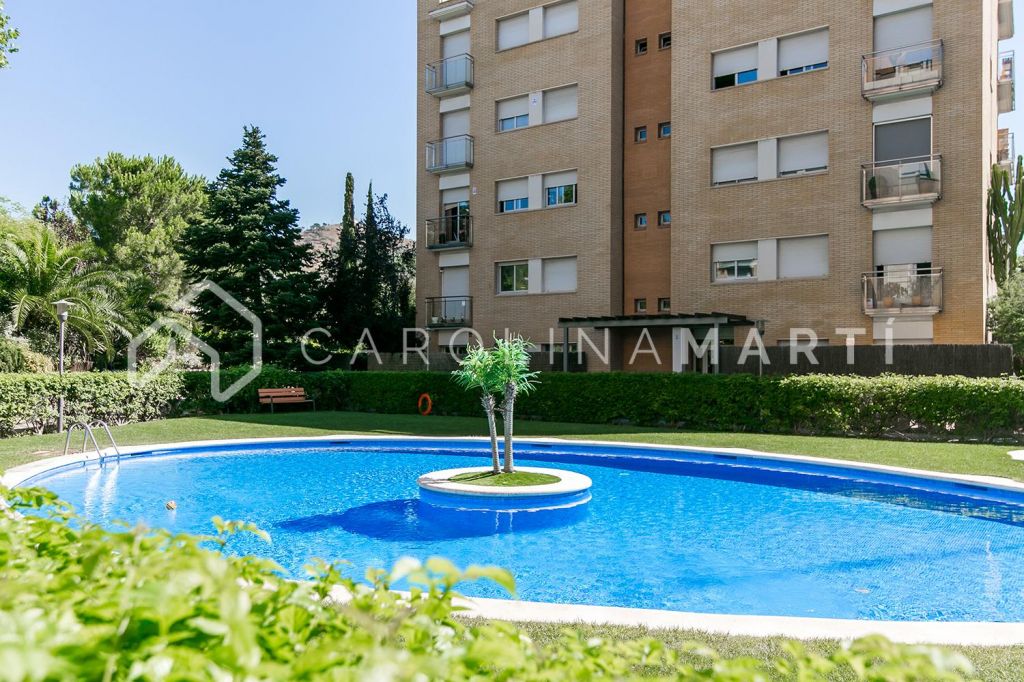 Apartment with pool for rent in Esplugues de Llobregat, Barcelona