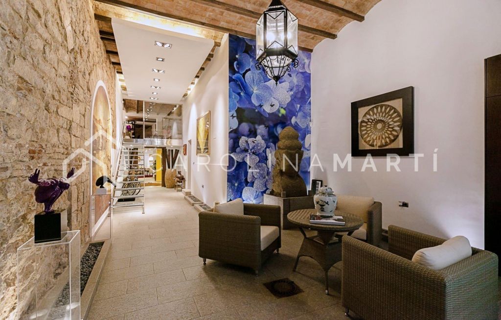 Renovated luxury duplex for sale in the Gothic Quarter, Barcelona