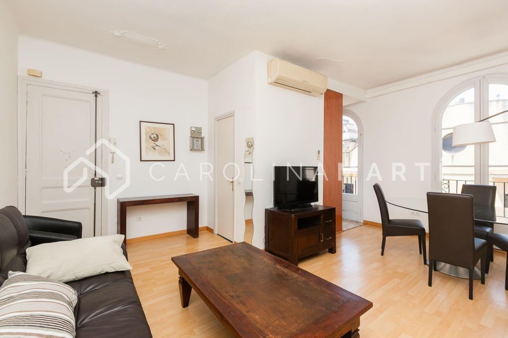 Flat with balcony for rent in Galvany, Barcelona