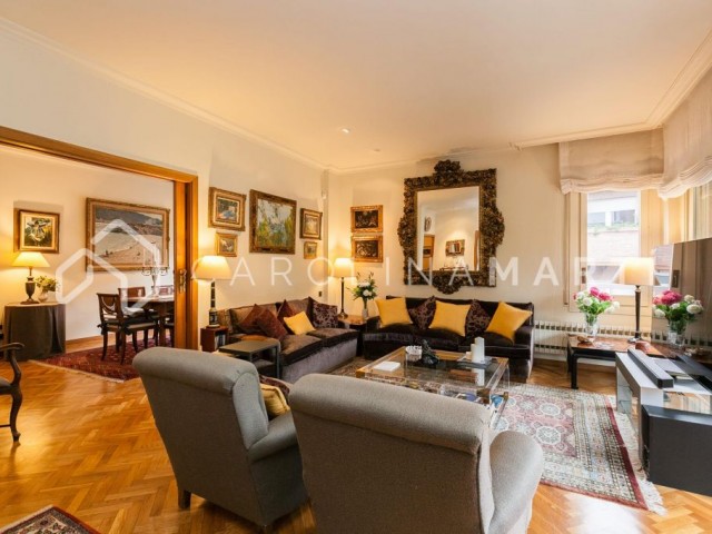 Flat with terrace for sale in Pedralbes, Barcelona