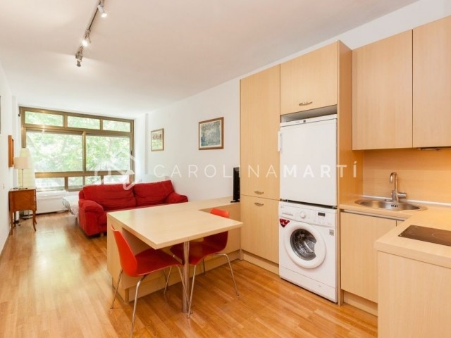 Loft-type apartment with light for sale in Les Corts, Barcelona