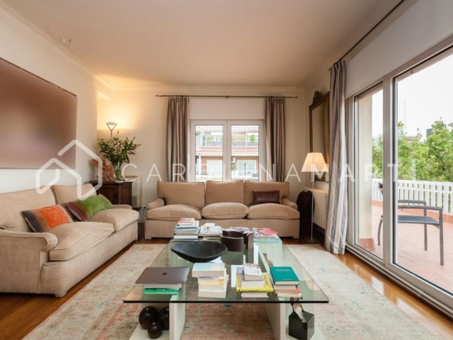 Penthouse en duplex avec une terrasse de 200 m2 à vendre à Galvany, Barcelone