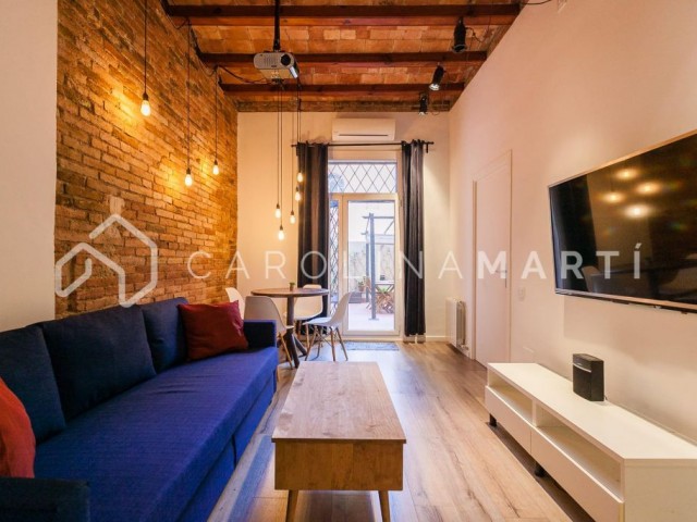 Apartment with private terrace for rent in Sant Antoni, Barcelona